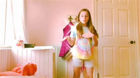 Small girl — Видео .